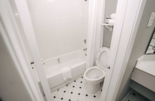 Peachtree Corners Hotel | Guest Inn & Suites