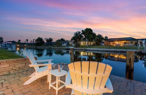 Yacht Club House | Gulf Access, Kayaks, PET Friendly - Escape to Versailles - Roelens Vacations