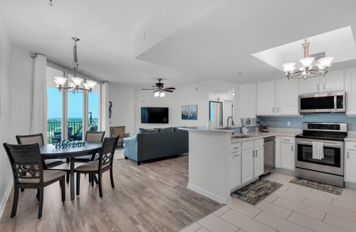Indian Bayou Resort | Gulf & Bay View 11th floor Destin resort 2 bed, 2 bath near white sand beaches