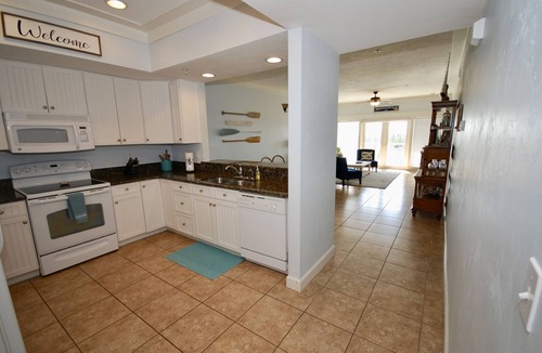 Steinhatchee Condo | Gulf Breeze Condo #106- Private Boat Ramp! WiFi! NO DOCK THIS SCALLOP SEASON!
