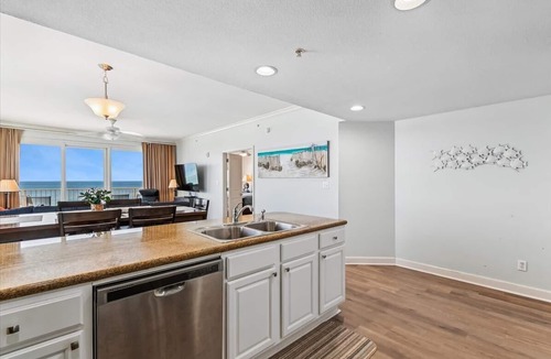 Long Beach Condo | Gulf Front Corner Unit Fantastic Views Free Beach Service!