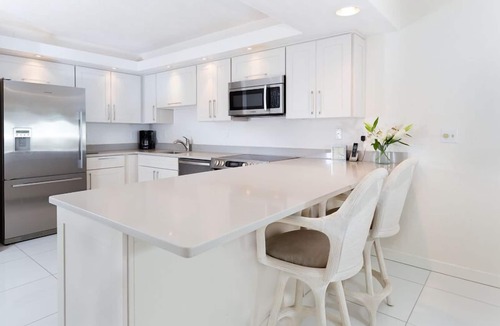 Sanibel Condo | Gulf Front Condo! Modern Updated Two Bedroom on the Sand !