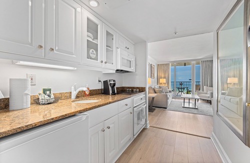 Marco Island Condo | Gulf-front condo with pool, hot tub, central AC, view & on-site restaurants