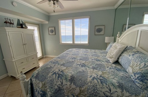 Panama City Beach Resort | Gulf-Front Corner Unit~Same-Floor Parking~Wrap Balcony~FREE Beach Chairs~Sleep 8