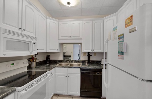 Pensacola Beach Condo | 🌴Gulf front-Gulf Views-Balcony-2BR Sans Souci 401🌴