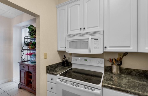 Pensacola Beach Condo | 🌴Gulf front-Gulf Views-Balcony-2BR Sans Souci 401🌴