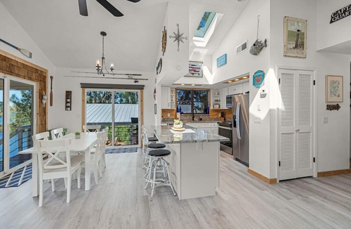 Spring Hill House | Gulf-Front Oasis | Stunning Sunsets + Nature Views & Peaceful Old Florida Charm