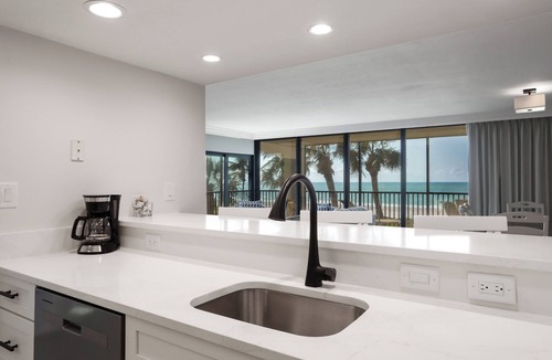 Beachview Country Club Estates Condo | Gulf Front, Two Bedroom Condo with Den - Sundial L304