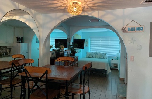 Bradenton Beach Apartment | Gulf side! No crossing street! Booking for FALL 2025!