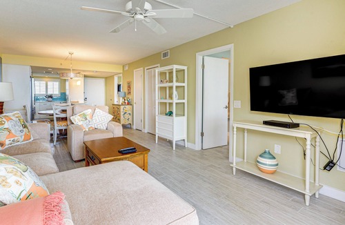 Hudson Condo | Gulf-View Condo w/Beach Access in Hudson