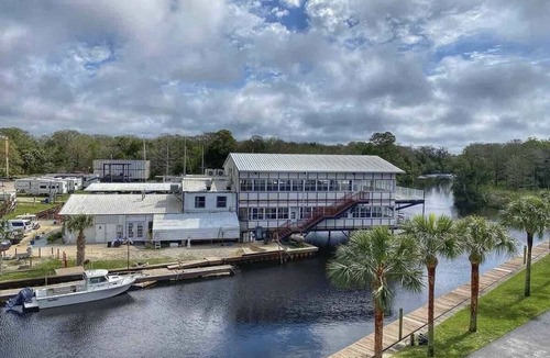 Suwannee Condo | Gulf Views