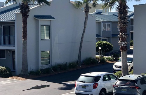 Miramar Beach House | Gulf Winds East Townhouse. 2 minute walk to private beach