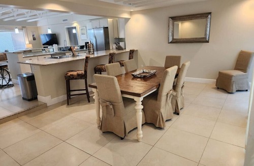 East Naples House | Gulfview House in Naples Bayshore Arts District