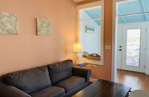 St. Pete Beach House | H-2 Havana Inn - 1 Bed 1 Bath
