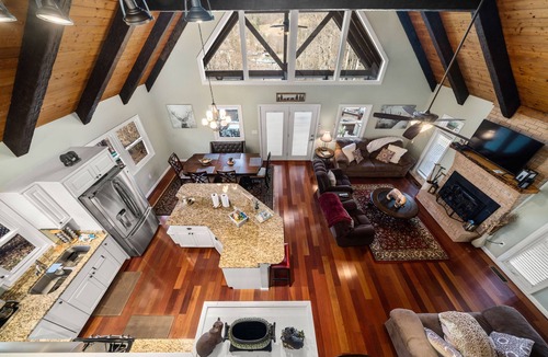 Maggie Valley Cabin | Halfback Ridge -Hot Tub-Magnificent Views-Motorcycle & Pet-Friendly-Fenced Yard