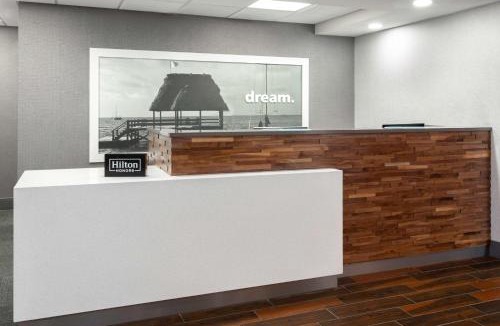 Tamarac Hotel | Hampton Inn Commercial Boulevard-Fort Lauderdale