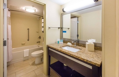 Daytona Beach Hotel | Hampton Inn Daytona Beach/Beachfront