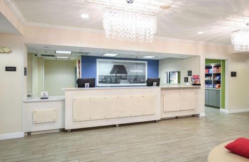 Arlington Hotel | Hampton Inn Jacksonville - East Regency Square