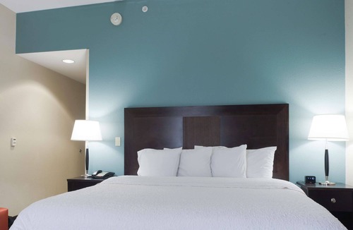 North Brunswick Hotel | Hampton Inn North Brunswick/New Brunswick
