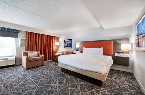 Plymouth Meeting Hotel | Hampton Inn Philadelphia/Plymouth Meeting