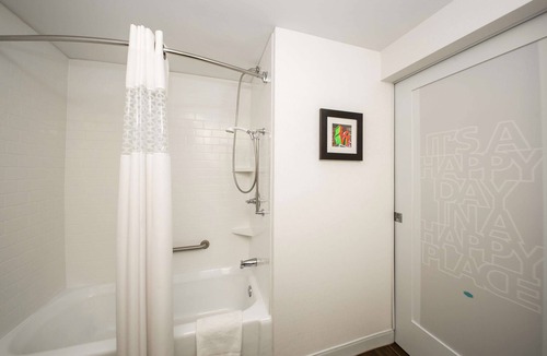 Eastwick Hotel | Hampton Inn Philadelphia-International Airport