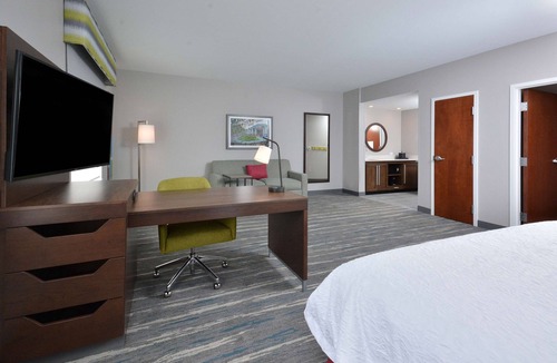 Paw Creek Hotel | Hampton Inn & Suites by HIlton Charlotte North I 485