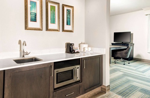 Dunwoody Hotel | Hampton Inn & Suites by Hilton Atlanta Perimeter Dunwoody