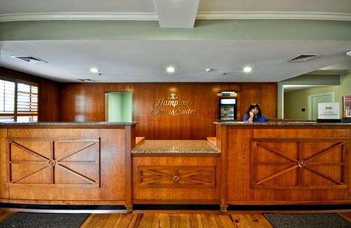 Mount Pleasant Hotel | Hampton Inn & Suites Charleston/Mt. Pleasant-Isle Of Palms