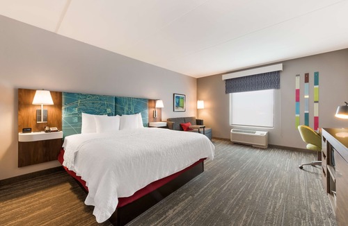 Paw Creek Hotel | Hampton Inn & Suites Charlotte Airport