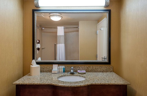 Florence Hotel | Hampton Inn & Suites Florence-North-I-95