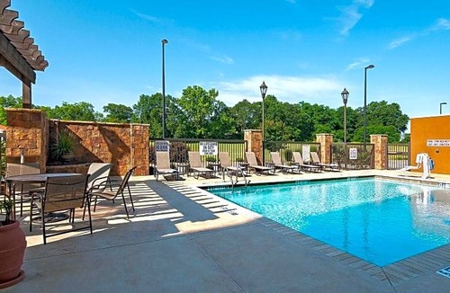 Seneca Hotel | Hampton Inn & Suites Seneca-Clemson Area, SC