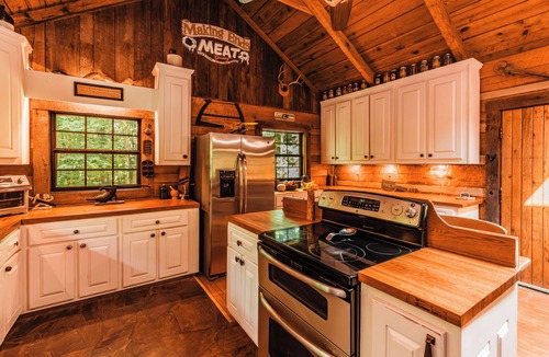 Smoky Mountains Cabin | Handcrafted Creekside Cabin and Playhouse