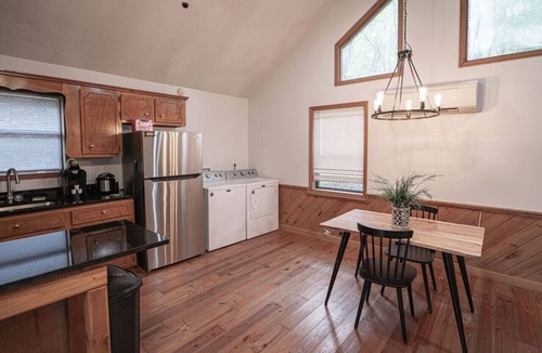 Blairsville Cabin | `Hansel`: Spacious Cabin w/Views, Greenery, Deck!