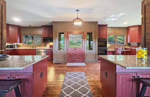 Ellijay Cabin | Happy Trails - Explore, Play, Then Unwind