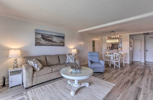 Oceanmarsh Subdivision Condo | Harbor Island Beach Retreat - Steps to Ocean!