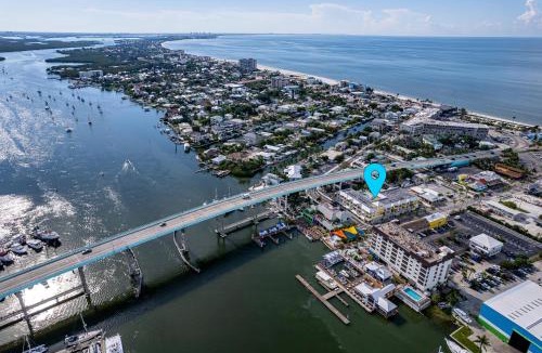 Fort Myers Beach Apartment | Harbour House at the Inn 316