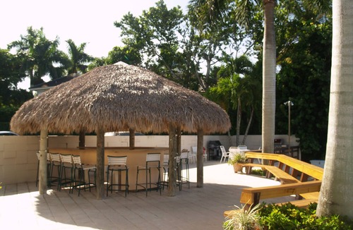 Moorings Condo | Harbour Lights Bayfront Condo. 5 minute walk to the Moorings beaches and shops.