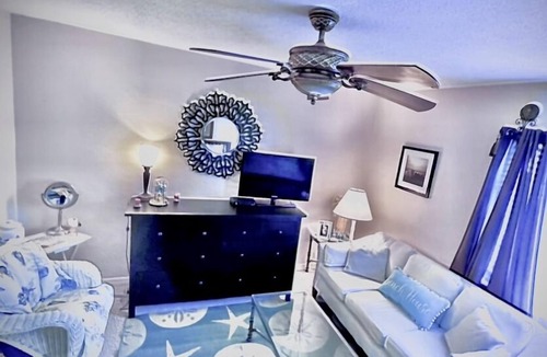 Moorings Condo | Harbour Lights Bayfront Condo. 5 minute walk to the Moorings beaches and shops.