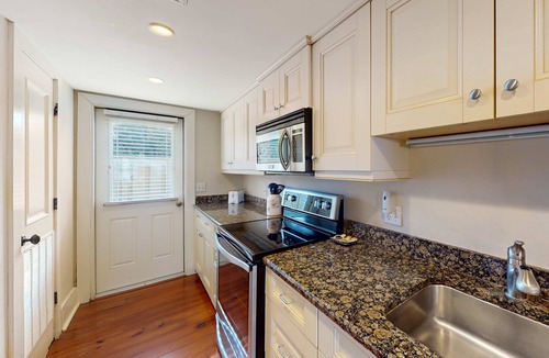 Harbour Town Condo | Harbour Town hideaway with scenic balcony, water views just steps from the lighthouse
