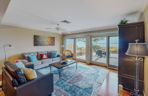 Harbour Town Condo | Harbour Town hideaway with scenic balcony, water views just steps from the lighthouse
