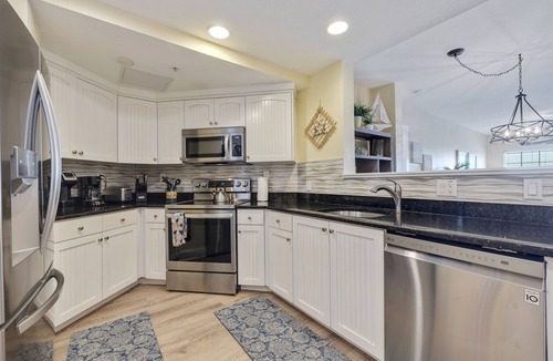 Independence Square Condo | Harbourside 517 Waterpark passes and walk to IRB Sleeps 10