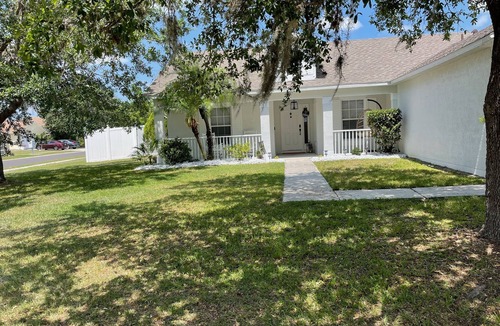 Crescent Lakes House | Harmony Place Gorgeous 3 Beds and 2 Baths Home with Pool.