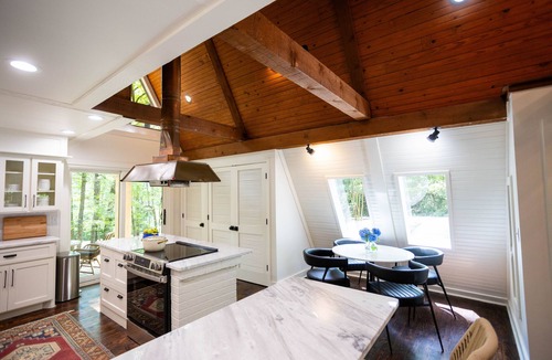 Oxford House | Hart❤️Luxe Treehouse 1.5 Miles to Oxford Square!