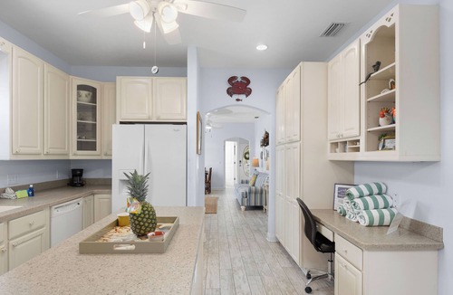 Anna Maria House | Havana Cay- Adorable cottage- only 4 houses from beach