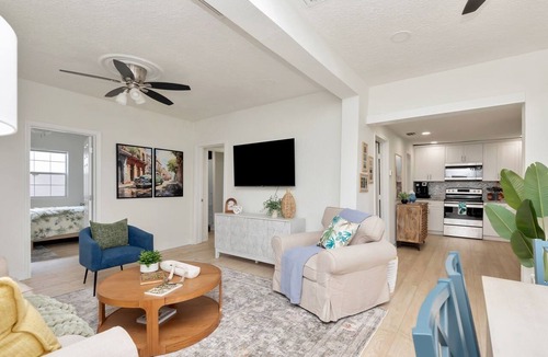 Historic Ybor House | Havana Nights Hot Tub Retreat Near Ybor City