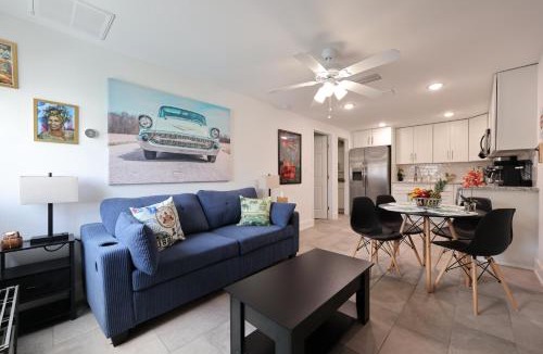 McGregor Apartment | Havana Nights King Bed Sofabed Patio Wi-fi