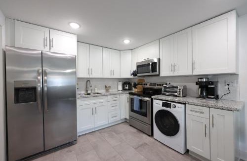 McGregor Apartment | Havana Nights King Bed Sofabed Patio Wi-fi