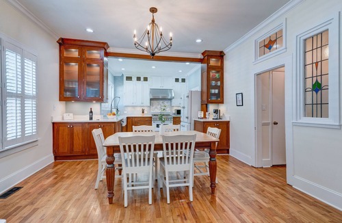 Ellijay House | Heart of Ellijay. Steps to Dining and Shops