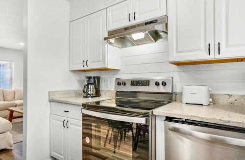 Fort Walton Beach Apartment | Heated POOL and SPA-Bluefish #5- OKA Island 2BR