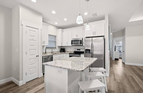 Bahama Beach House | Heated Pool - Bachelorette Getaway - Spring Break Sale